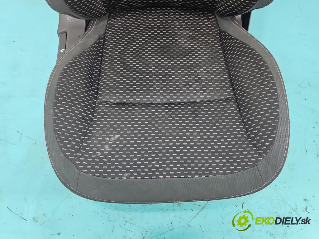 Nissan Qashqai I J10 2006-2013 1.6 16V 114 hp manual 84 kW 1598 cm3 5- Sedadlo pravý  (Sedadlo)