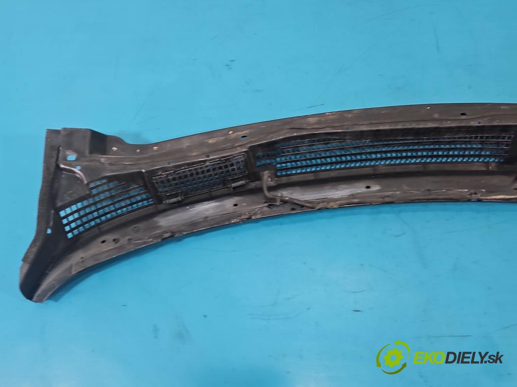 Nissan Qashqai I J10 2006-2013 1.6 16V 114 hp manual 84 kW 1598 cm3 5- torpédo 66862-JD900 (Plast pod čelním sklem)