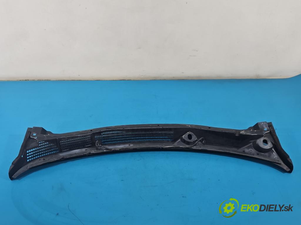 Nissan Qashqai I J10 2006-2013 1.6 16V 114 hp manual 84 kW 1598 cm3 5- torpédo 66862-JD900 (Plast pod čelním sklem)