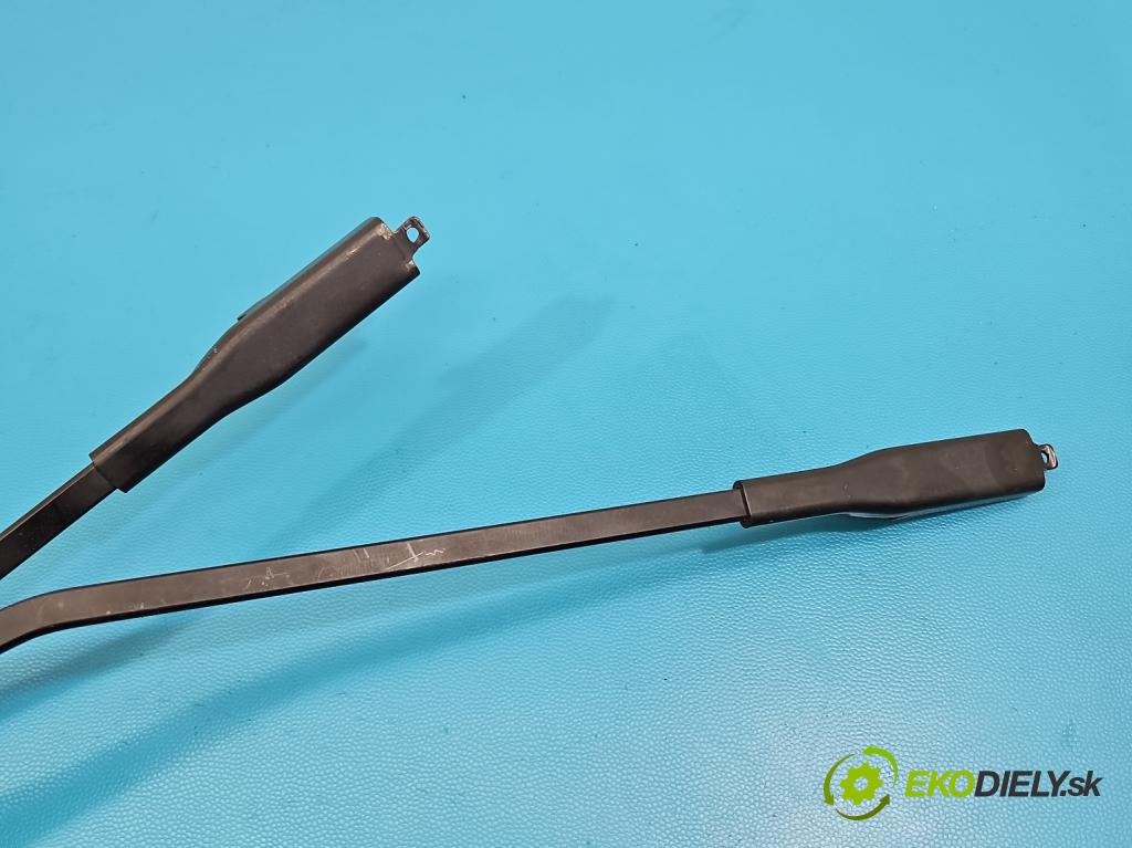 Nissan Qashqai I J10 2006-2013 1.6 16V 114 hp manual 84 kW 1598 cm3 5- rameno stěrače přední komplet 80017587