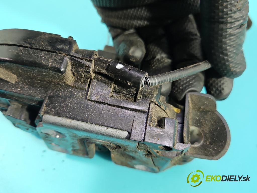 Renault Clio III 2005-2012 1.5 dci 68 HP manual 50 kW 1461 cm3 3- zámok predné ľavý