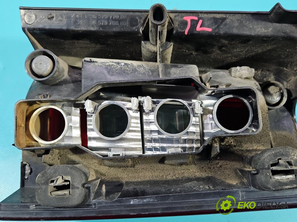 Peugeot Partner I 1996-2008 1.6 hdi 75 hp manual 55.2 kW 1560 cm3 5- světlo zadní levé  (Klika dveří ostatní)