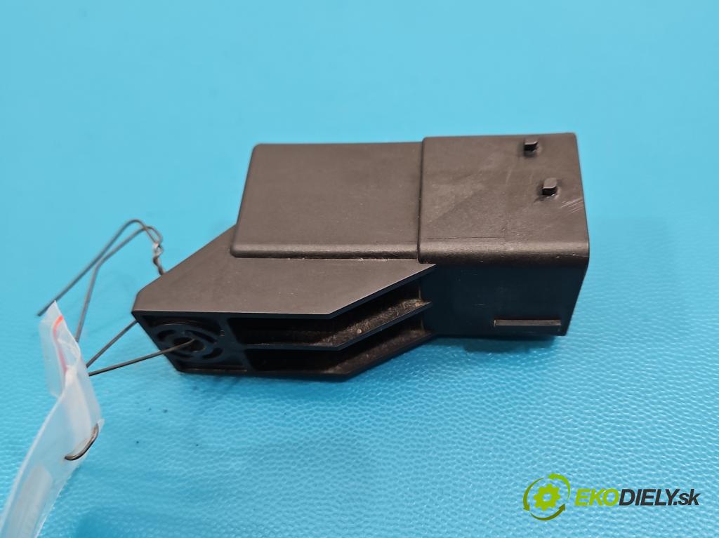 Fiat Scudo II 2006-2016 2.0 jtd 120 HP manual 88 kW 1997 cm3 5- Relé: svíčky: zařicích: 51252002 (Relé)