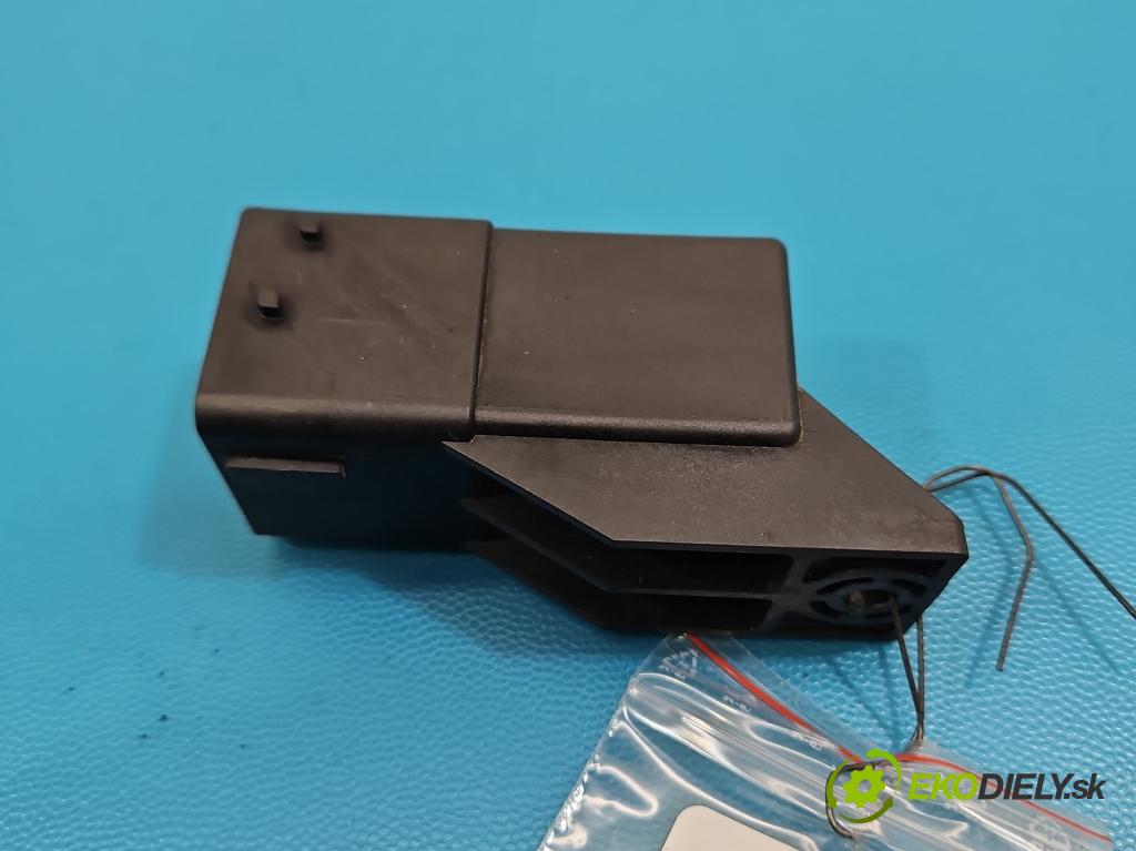 Fiat Scudo II 2006-2016 2.0 jtd 120 HP manual 88 kW 1997 cm3 5- Relé: svíčky: zařicích: 51252002 (Relé)