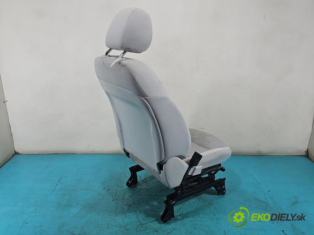 Mercedes B W246  2011-2018 2.1 cdi 136hp automatic 100 kW 2143 cm3 5- Sedadlo levý  (Sedadlo)