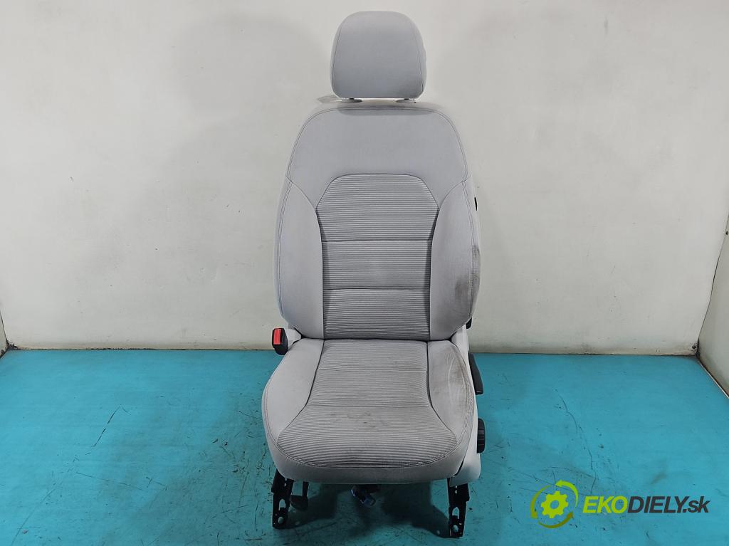 Mercedes B W246  2011-2018 2.1 cdi 136hp automatic 100 kW 2143 cm3 5- Sedadlo levý  (Sedadlo)