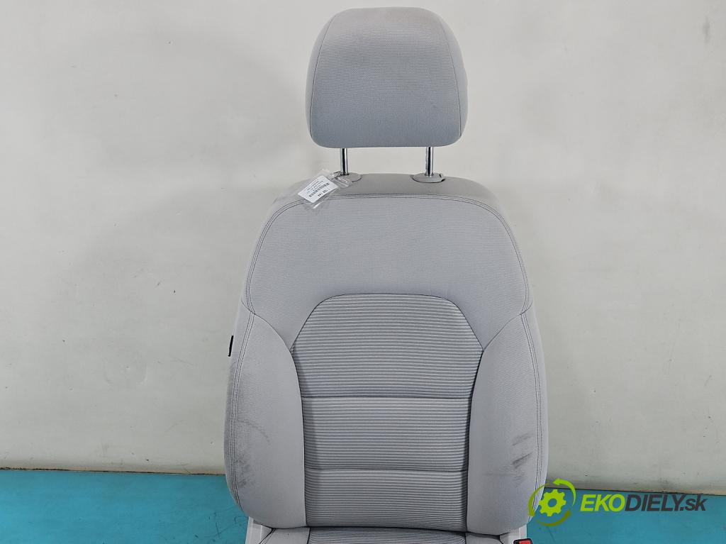 Mercedes B W246  2011-2018 2.1 cdi 136hp automatic 100 kW 2143 cm3 5- Sedadlo pravý  (Sedadlo)