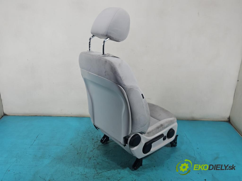 Mercedes B W246  2011-2018 2.1 cdi 136hp automatic 100 kW 2143 cm3 5- Sedadlo pravý  (Sedadlo)