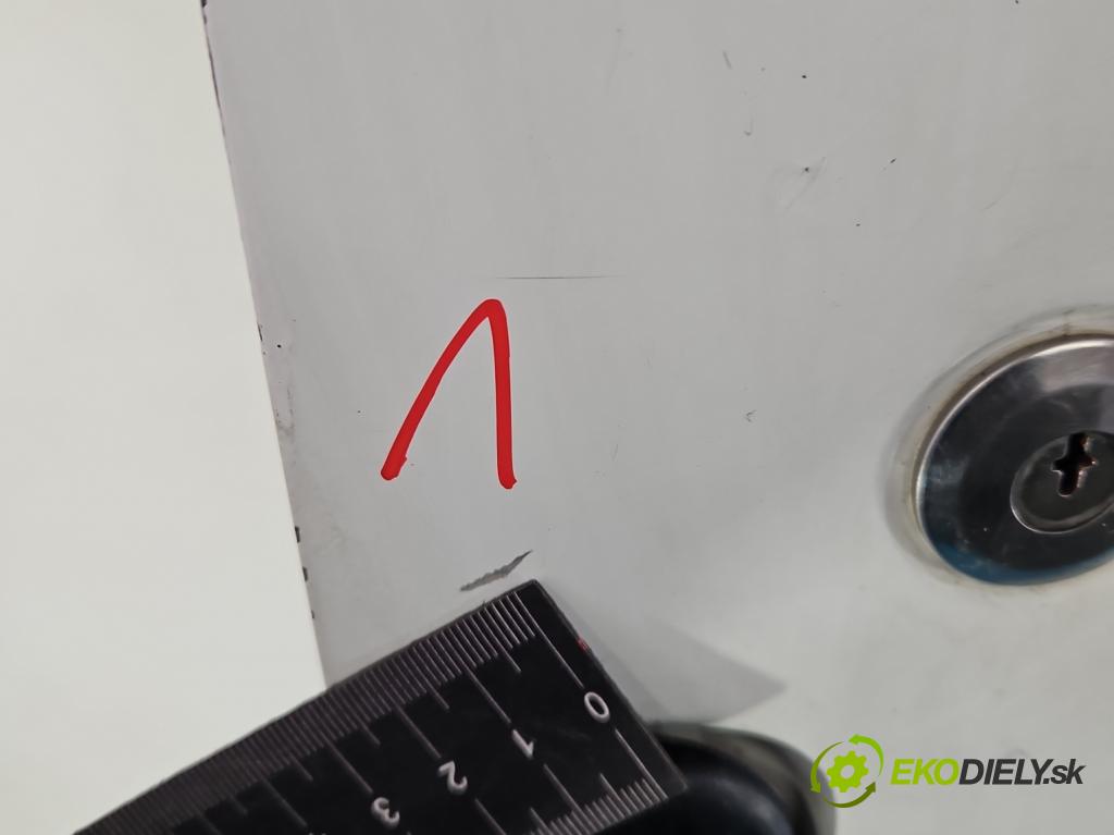 Peugeot Partner I 1996-2008 1.6 hdi 75 HP manual 55.2 kW 1560 cm3 5- dvere predné pravé  (Kľučka dverí ostatné)