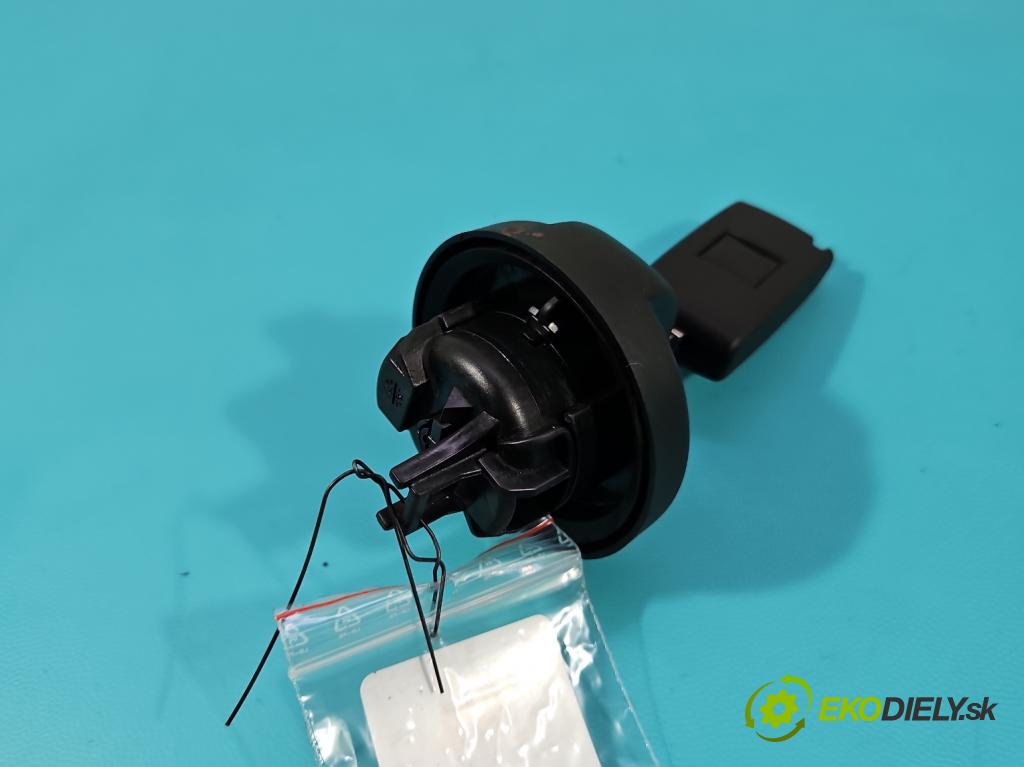 Fiat Scudo II 2006-2016 2.0 jtd 120 HP manual 88 kW 1997 cm3 5- Zástrčka: nádrže palivo