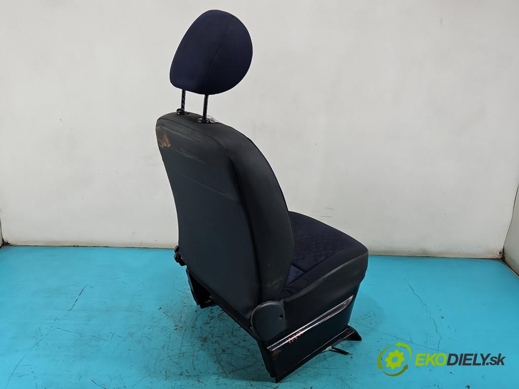 Peugeot Partner I 1996-2008 1.6 hdi 75 hp manual 55.2 kW 1560 cm3 5- Sedadlo pravý  (Sedadlo)