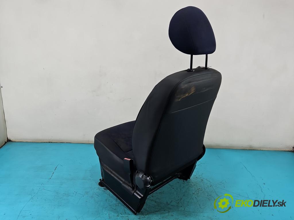 Peugeot Partner I 1996-2008 1.6 hdi 75 hp manual 55.2 kW 1560 cm3 5- Sedadlo pravý  (Sedadlo)