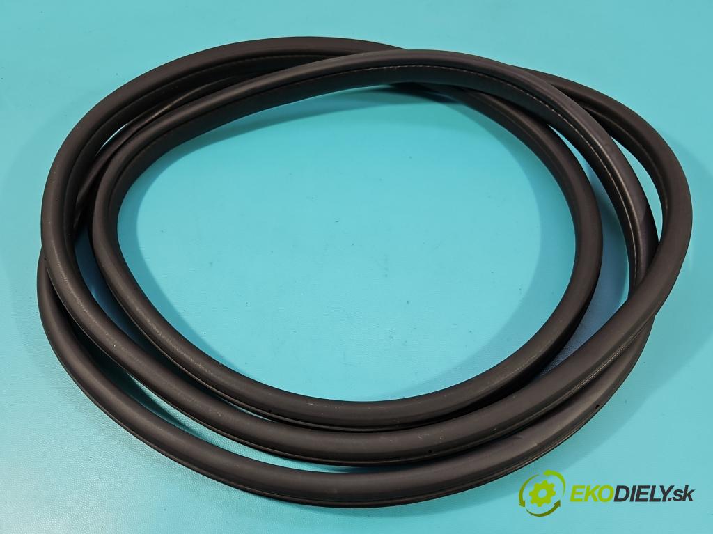 Suzuki SX4 S-Cross 2013-2021 1.4 T 129 HP manual 95 kW 1373 cm3 5- Těsnění: dvere predné ľavé