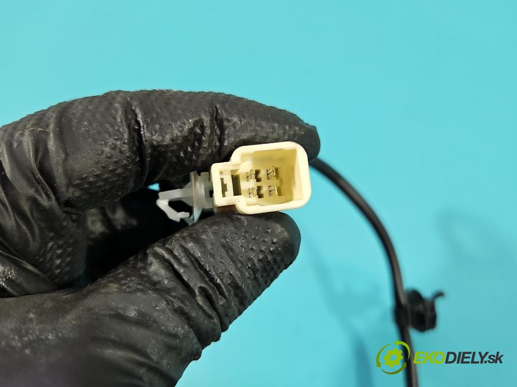 Suzuki SX4 S-Cross 2013-2021 1.4 T 129 hp manual 95 kW 1373 cm3 5- stěna bezpečnost zadní pravý 84960-61M02