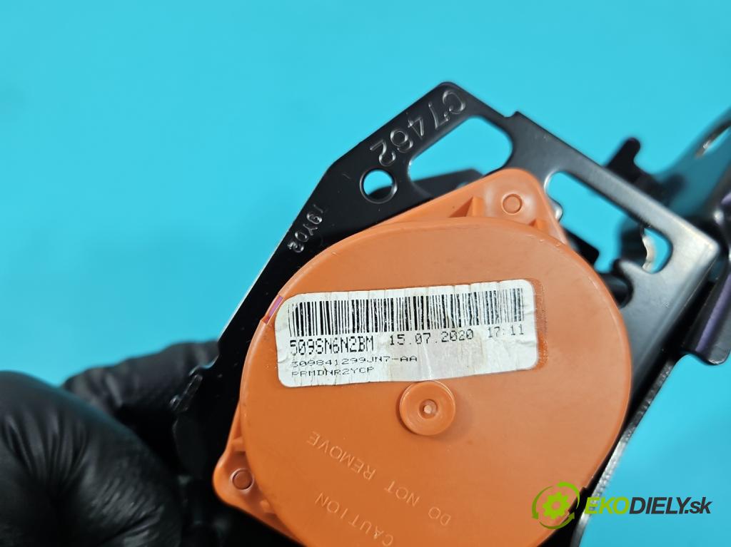 Suzuki SX4 S-Cross 2013-2021 1.4 T 129 HP manual 95 kW 1373 cm3 5- pas bezpečnosť: zadné stredný 84985-61M00