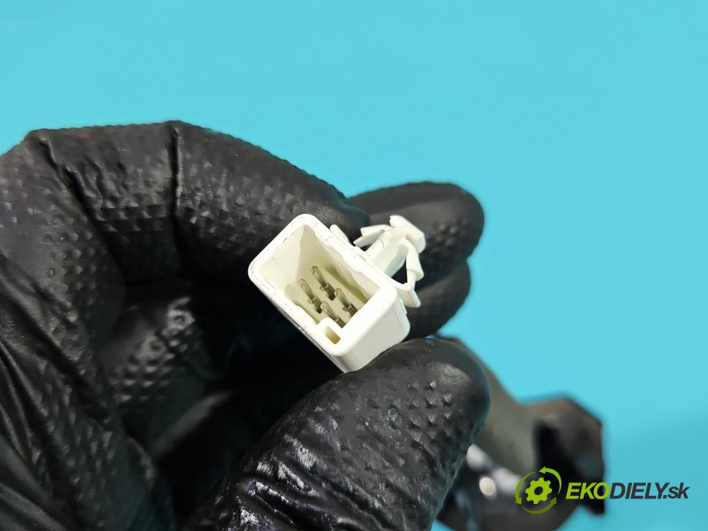 Suzuki SX4 S-Cross 2013-2021 1.4 T 129 HP manual 95 kW 1373 cm3 5- Kamera cúvania 39970-54P01