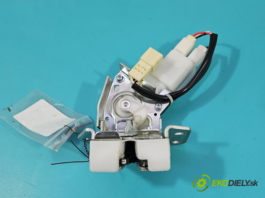 Suzuki SX4 S-Cross 2013-2021 1.4 T 129 HP manual 95 kW 1373 cm3 5- zámok kufrové dvere zadné