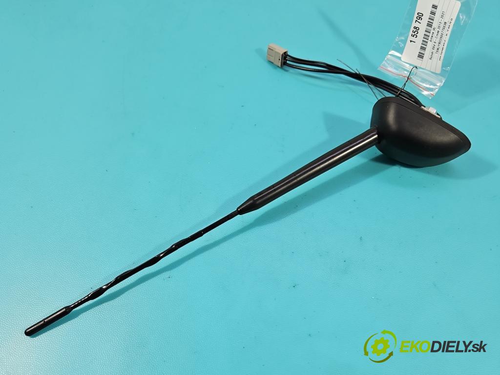 Suzuki SX4 S-Cross 2013-2021 1.4 T 129 HP manual 95 kW 1373 cm3 5- Antena