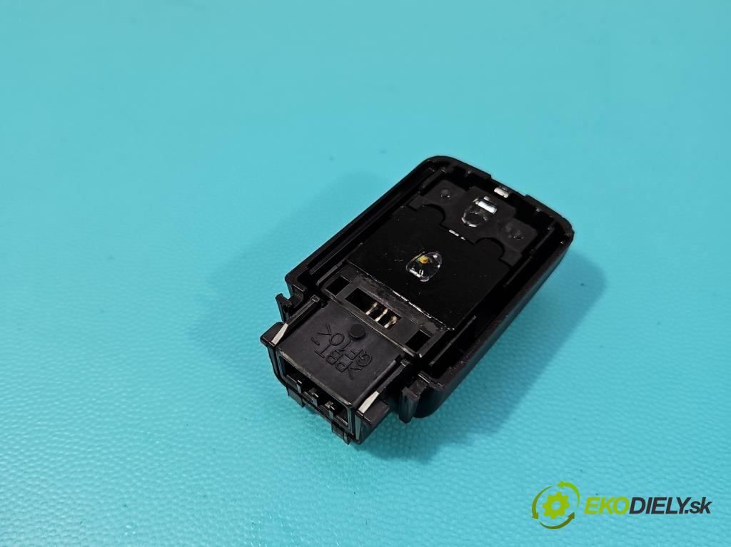 Suzuki SX4 S-Cross 2013-2021 1.4 T 129 hp manual 95 kW 1373 cm3 5- snímač déšť:  (Snímač deště)