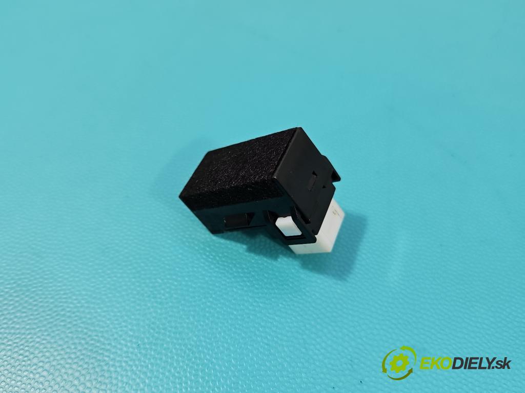 Suzuki SX4 S-Cross 2013-2021 1.4 T 129 HP manual 95 kW 1373 cm3 5- Mikrofon: 19082701399