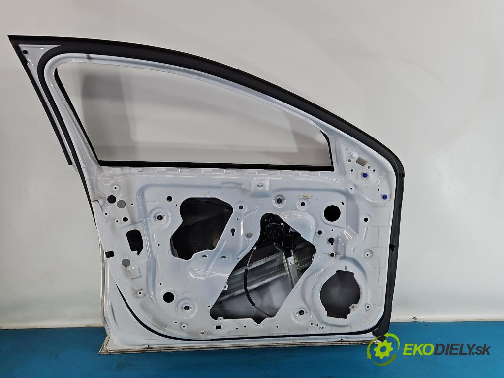 Opel Insignia B 2017-2022 2.0 T 260 HP automatic 191 kW 1998 cm3 5- dvere predné ľavé  (Kľučka dverí ostatné)