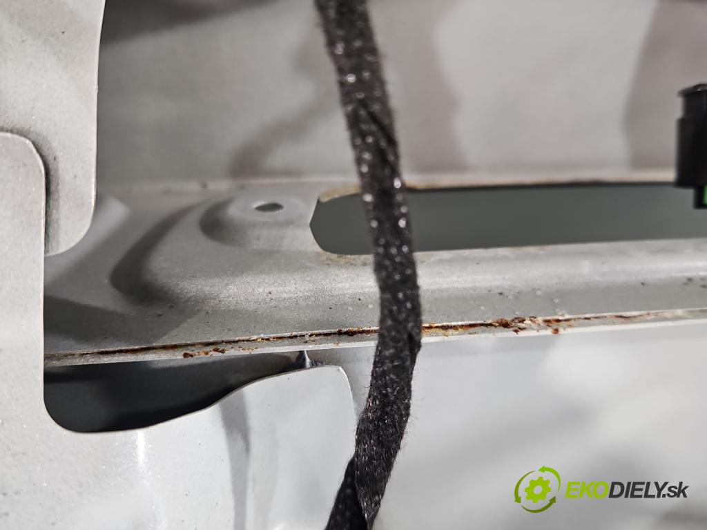 Opel Insignia B 2017-2022 2.0 T 260 HP automatic 191 kW 1998 cm3 5- zadna kufor  (Kapota zadná (kufor))