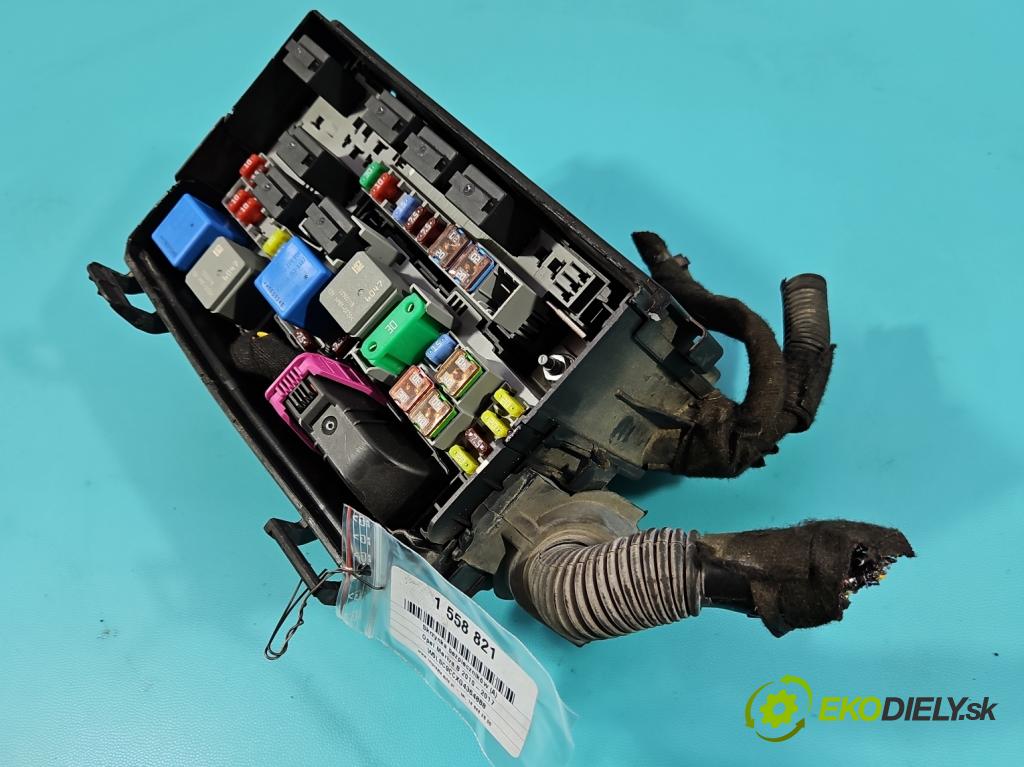 Opel Meriva B 2010-2017 1.4 16V 101 hp manual 74 kW 1398 cm3 5- skříňka pojistková  (Pojistková skříňka)