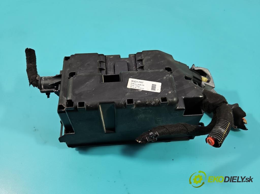 Opel Meriva B 2010-2017 1.4 16V 101 hp manual 74 kW 1398 cm3 5- skříňka pojistková  (Pojistková skříňka)