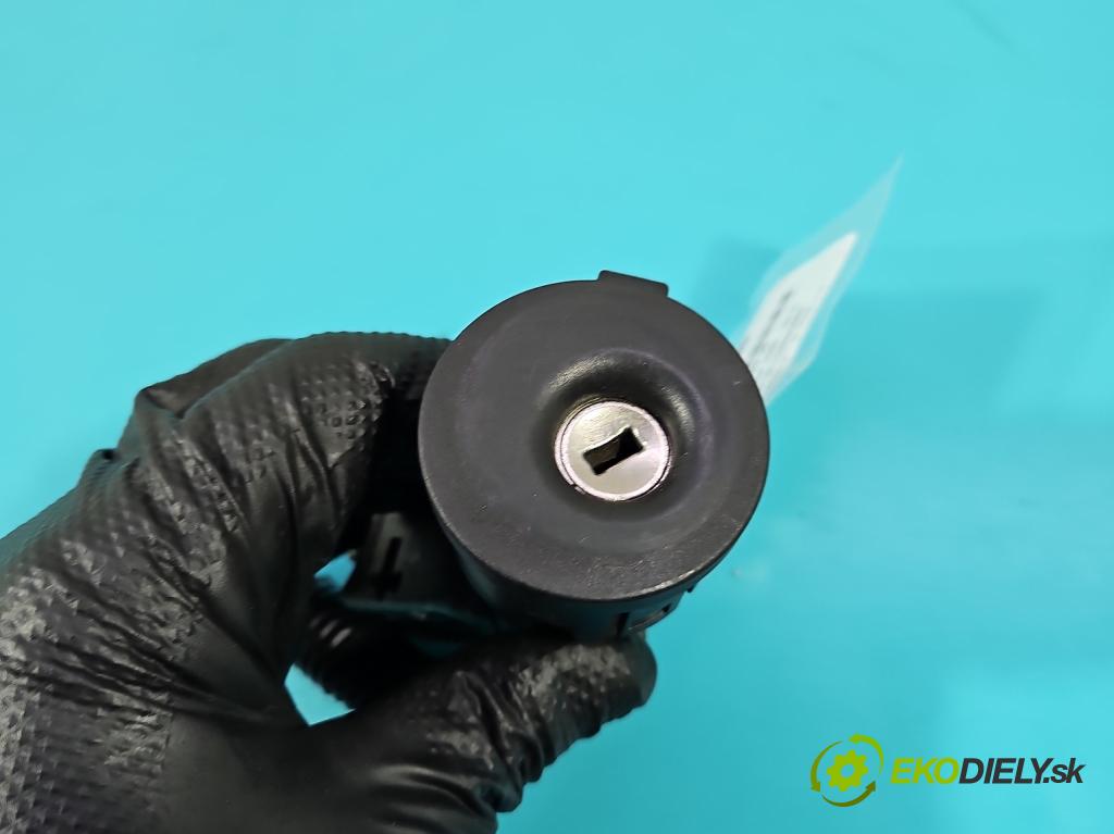 Toyota Aygo 2005-2014 1.0 12V 68 HP manual 50 kW 998 cm3 5- Spínačka  (Spínacia skrinka)