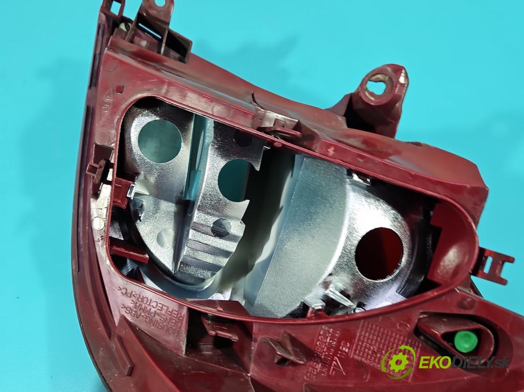 Renault Clio III 2005-2012 1.5 dci 68 HP manual 50 kW 1461 cm3 3- svetlo / reflektor zadné ľavé 8200886944 (Kľučka dverí ostatné)