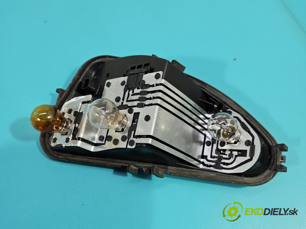 Renault Clio III 2005-2012 1.5 dci 68 HP manual 50 kW 1461 cm3 3- svetlo / reflektor zadné ľavé 8200886944 (Kľučka dverí ostatné)