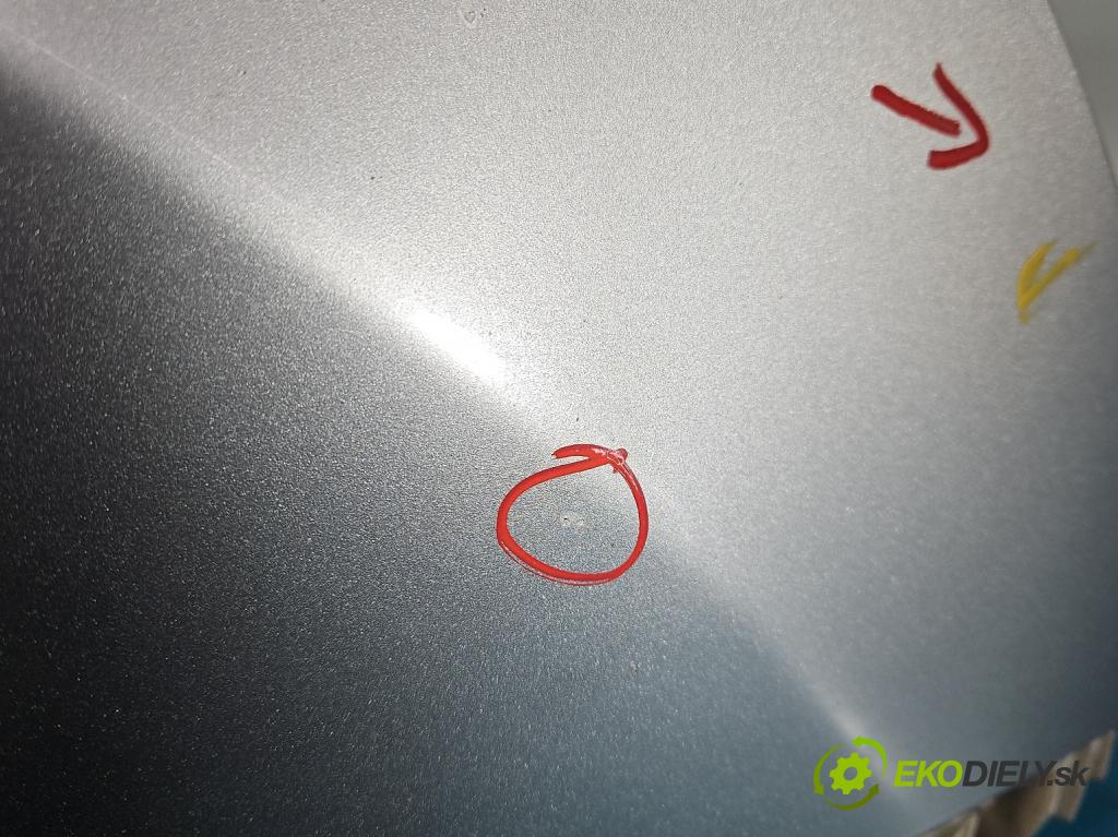 Nissan Qashqai I J10 2006-2013 1.6 16V 114 HP manual 84 kW 1598 cm3 5- blatník predné pravý  (Kľučka dverí ostatné)