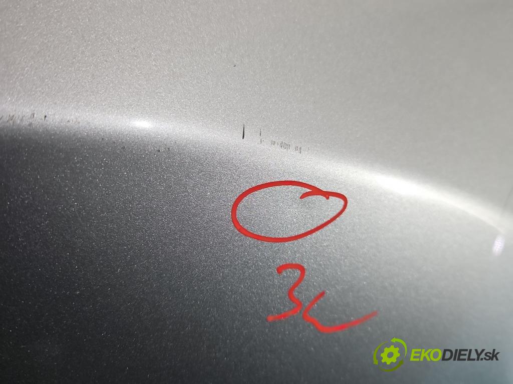 Nissan Qashqai I J10 2006-2013 1.6 16V 114 HP manual 84 kW 1598 cm3 5- blatník predné pravý  (Kľučka dverí ostatné)