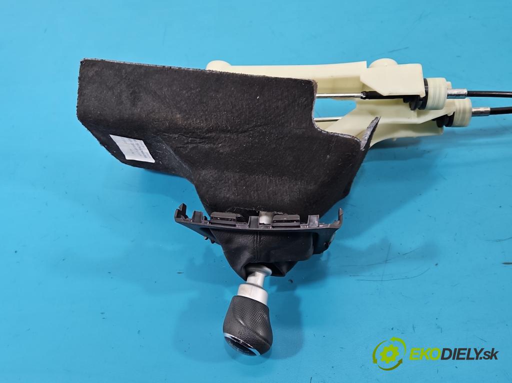 Suzuki SX4 S-Cross 2013-2021 1.4 T 129 hp manual 95 kW 1373 cm3 5- kulisa změny stupňová  (Řadicí páka (kulisa) )