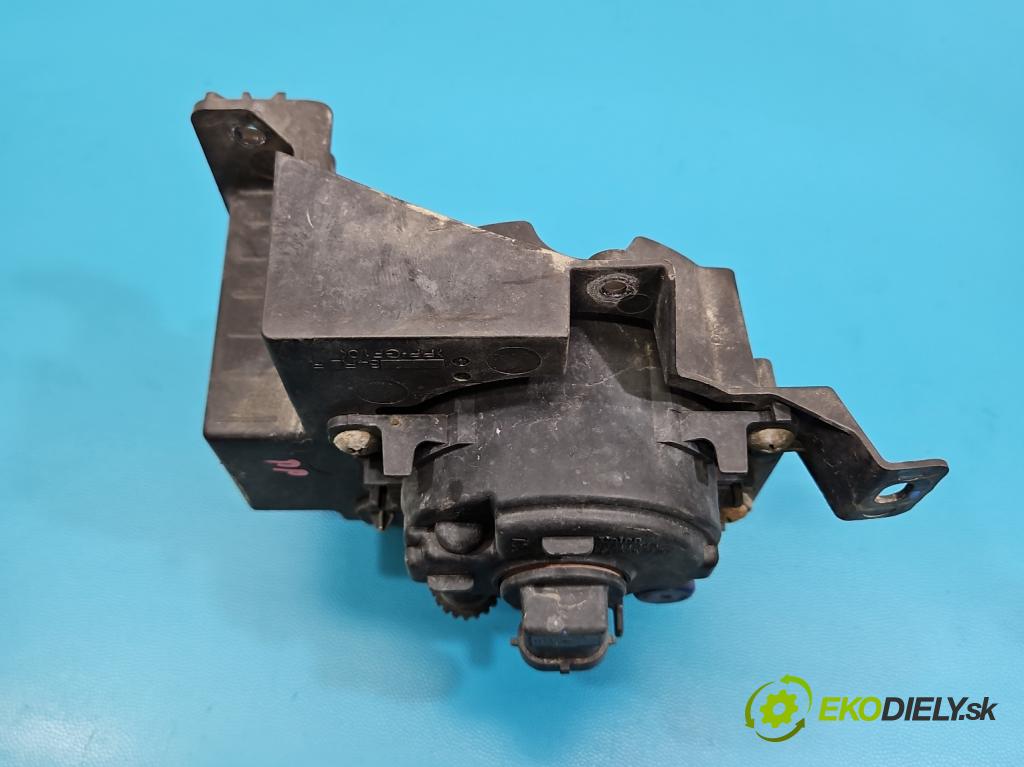 Suzuki SX4 S-Cross 2013-2021 1.4 T 129 HP manual 95 kW 1373 cm3 5- Halogen pravý 35500-62J01-000 (Kľučka dverí ostatné)