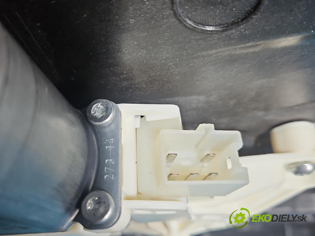 Mercedes B W246  2011-2018 2.1 cdi 136 HP automatic 100 kW 2143 cm3 5- mechanizmus okna predné ľavý 933865-101