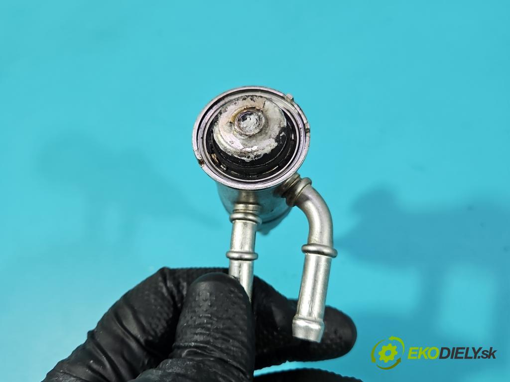 Peugeot 3008 II 2016-2023 1.5 hdi 131 HP automatic 96 kW 1499 cm3 5- vstrek 9842811780 (Vstrekovač paliva)