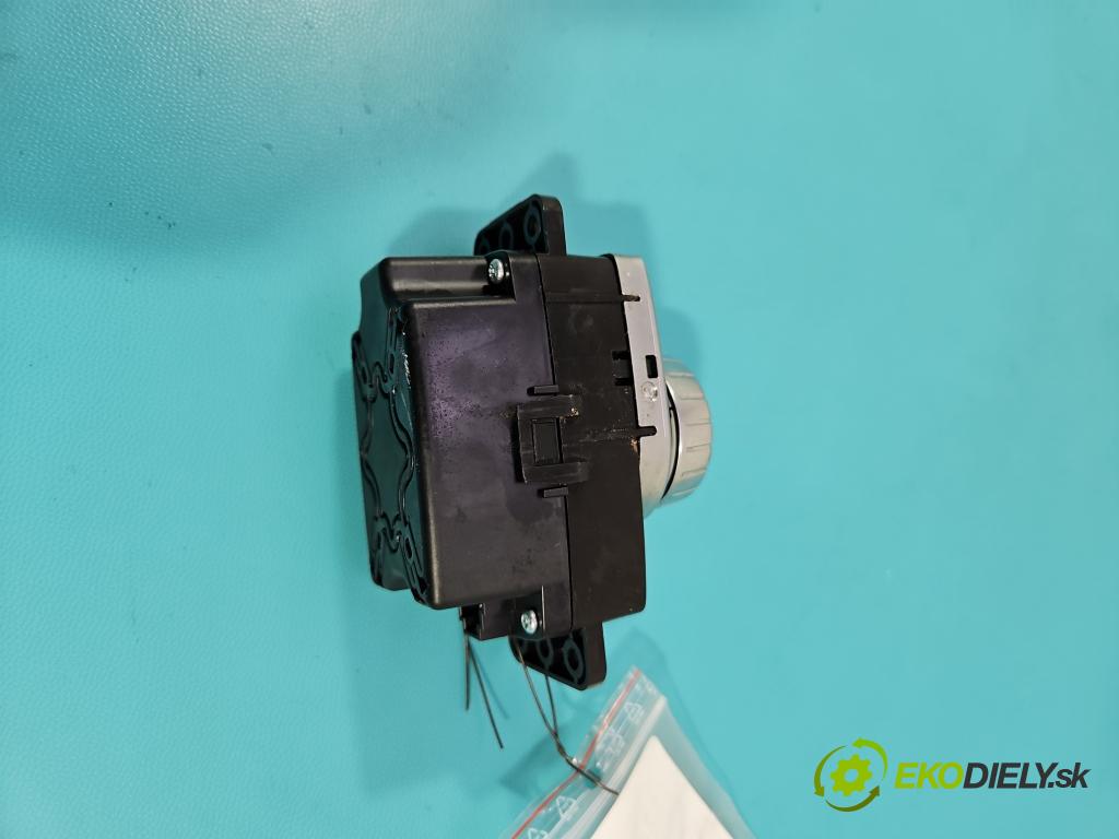 Mercedes B W246  2011-2018 2.1 cdi 136 HP automatic 100 kW 2143 cm3 5- prepínač rádio: navigácie A2469005615