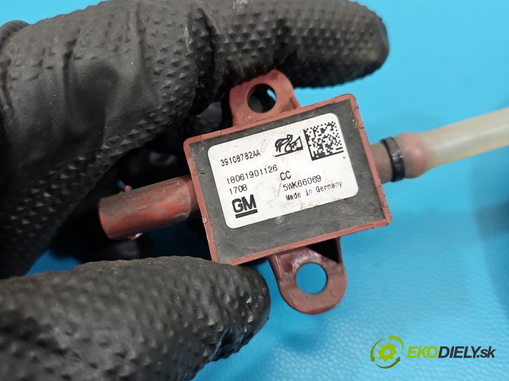 Opel Insignia B 2017-2022 2.0 T 260 HP automatic 191 kW 1998 cm3 5- snímač šokovat: 39108782AA (Snímač nárazu)