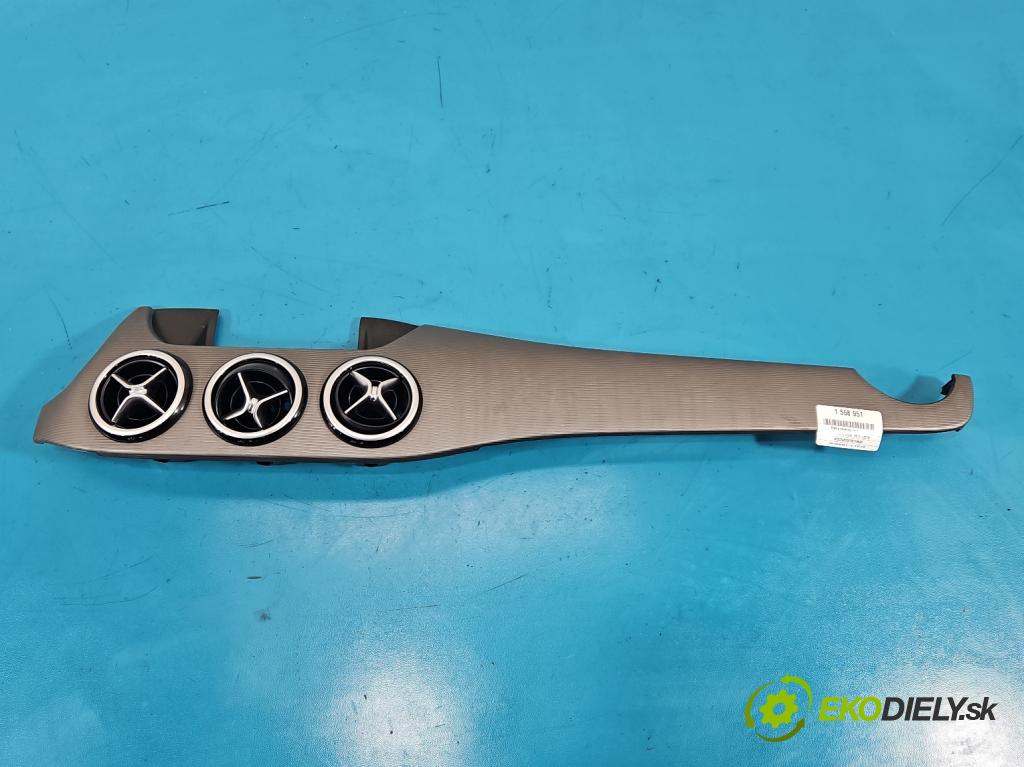 Mercedes B W246  2011-2018 2.1 cdi 136 HP automatic 100 kW 2143 cm3 5- Mřížka: kúrenia stredová V-PMD-46268 (Mriežka kúrenia (fukár))