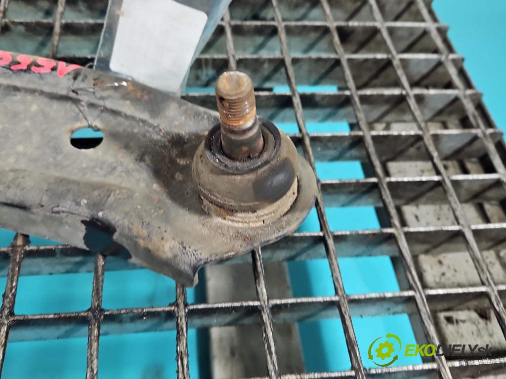 Suzuki SX4 S-Cross 2013-2021 1.4 T 129 hp manual 95 kW 1373 cm3 5- přední pravý  (Klika dveří ostatní)