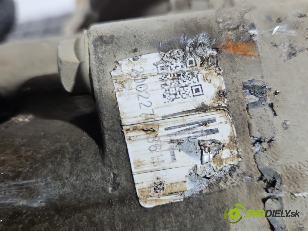 Suzuki SX4 S-Cross 2013-2021 1.4 T 129 HP manual 95 kW 1373 cm3 5- Most: zadní: