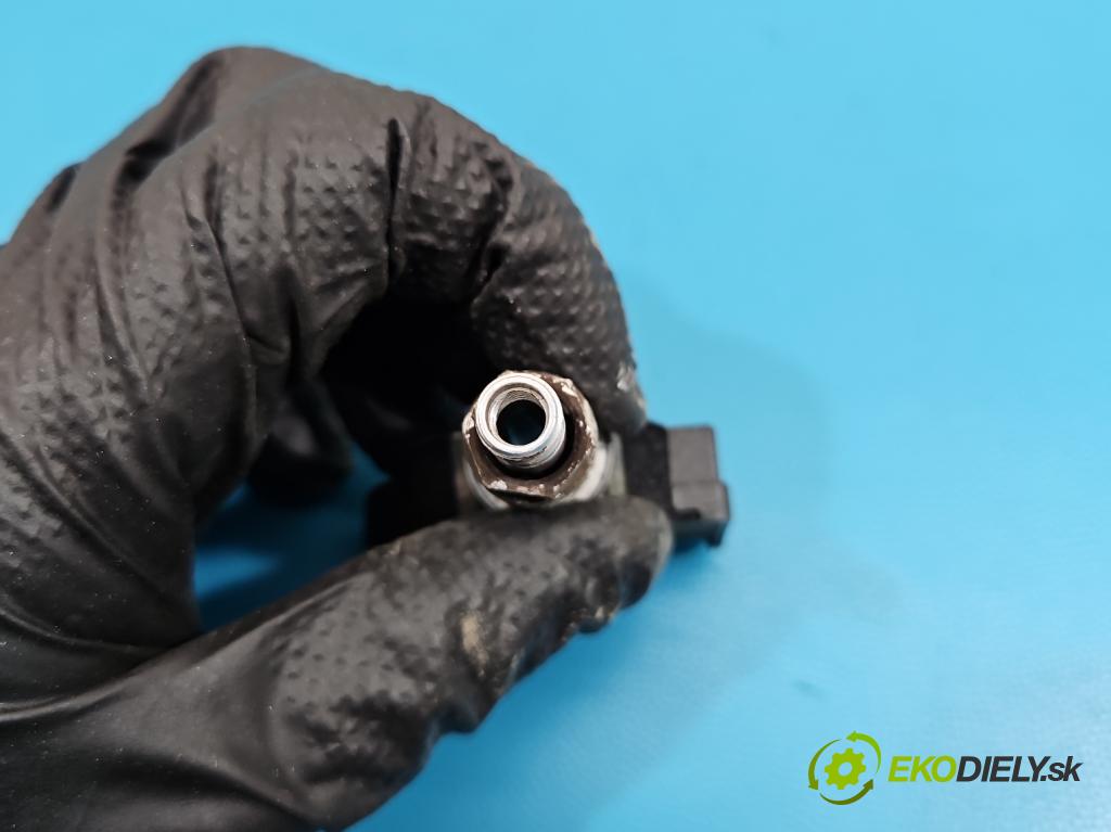 Suzuki SX4 S-Cross 2013-2021 1.4 T 129 HP manual 95 kW 1373 cm3 5- snímač tlak: pneumatika S180052024 (Snímač tlaku v pneumatike)