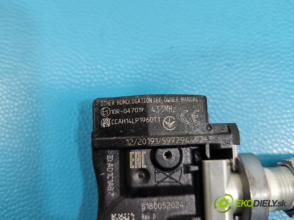 Suzuki SX4 S-Cross 2013-2021 1.4 T 129 HP manual 95 kW 1373 cm3 5- snímač tlak: pneumatika S180052024 (Snímač tlaku v pneumatike)