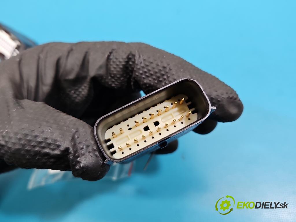 Peugeot 3008 II 2016-2023 1.5 hdi 131 HP automatic 96 kW 1499 cm3 5- Zväzok: ostatné 9826262280