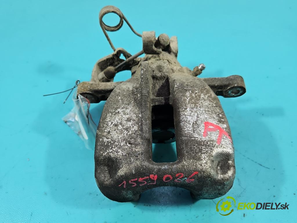 Fiat Scudo II 2006-2016 2.0 jtd 120 HP manual 88 kW 1997 cm3 5- brzdič zadné pravý  (Kľučka dverí ostatné)