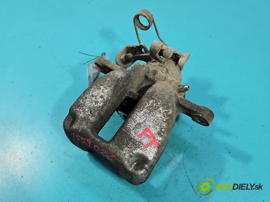 Fiat Scudo II 2006-2016 2.0 jtd 120 HP manual 88 kW 1997 cm3 5- brzdič zadné pravý  (Kľučka dverí ostatné)