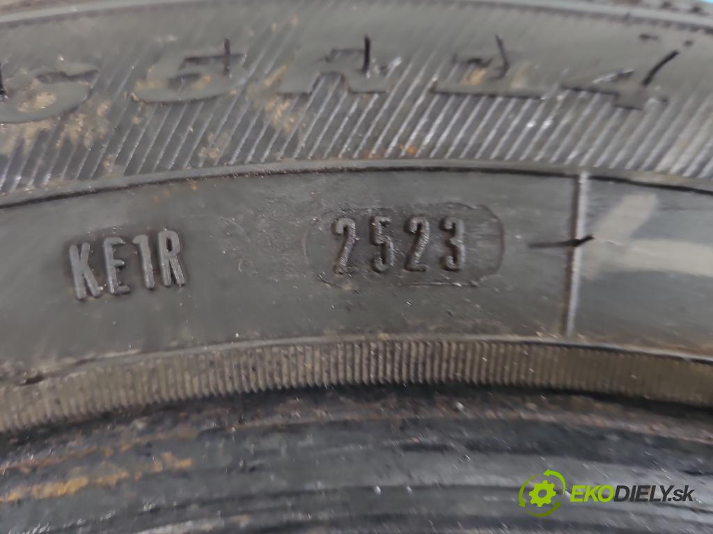 Toyota Aygo 2005-2014 1.0 12V 68 HP manual 50 kW 998 cm3 5- pneumatika zimné pár