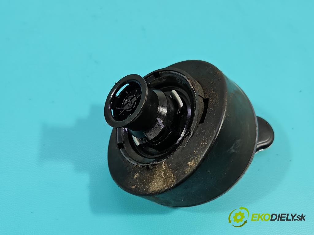 Citroen Berlingo I 1996-2008 2.0 hdi 90 HP manual 66 kW 1997 cm3 5- Zástrčka: nádrže palivo