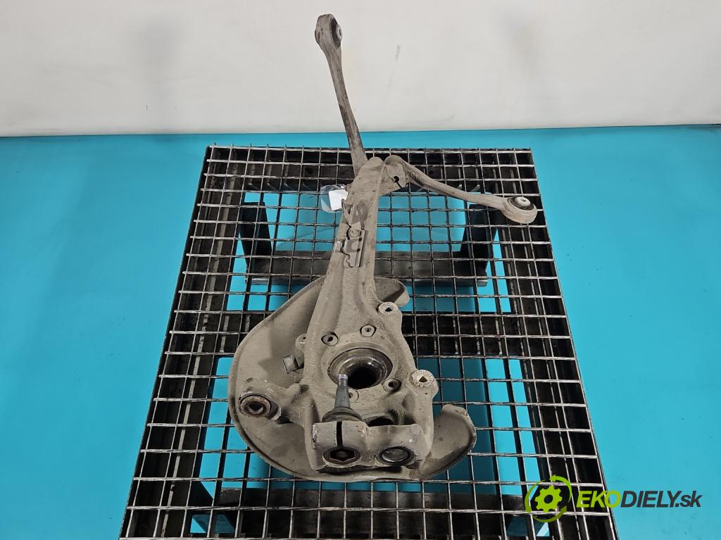 Audi A4 B8 2007-2015 2.0 tdi 143 HP manual 105 kW 1968 cm3 5- náboj pravé  (Náboj kolesa)